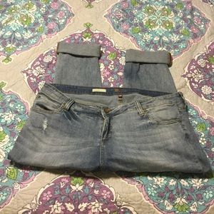 Kut from the Kloth distressed cropped pants